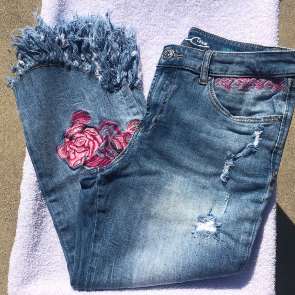 I.N.C. Rose-Embroidered Fringe Skinny Cropped Jean